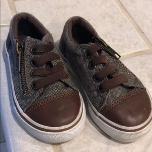Toddler/baby shoes! Adorable slip on boat shoes